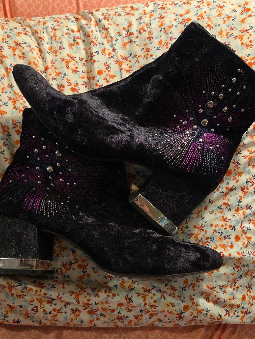 Design Lab Aunti Lord & Taylor Velvet Booties Black Embellished Sz 8.5